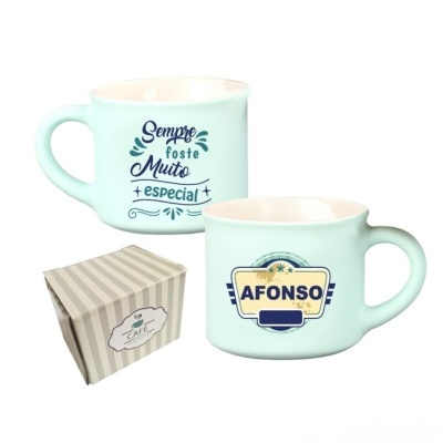 Duas canecas de cerâmica verde água com mensagens e caixa de presente listrada