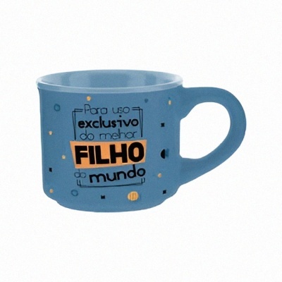 Caneca azul com texto e padrões pretos e amarelos.