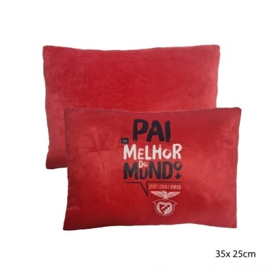 Almofada retangular vermelha com texto e logo do Benfica