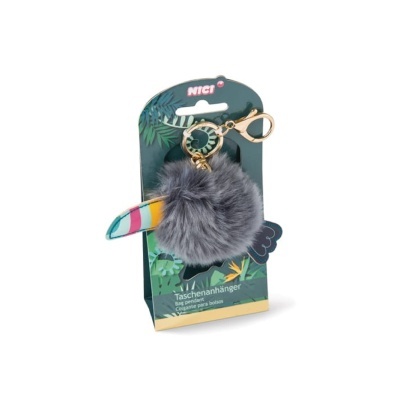 Chaveiro pompom cinzento com asa colorida e gancho dourado em embalagem verde tropical