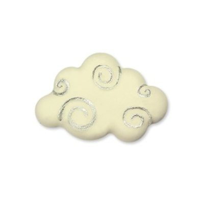 Almofada em forma de nuvem creme com detalhes prateados em espiral