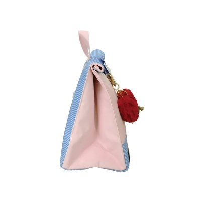 Bolsa pequena riscas azuis e rosa com pendente vermelho felpudo