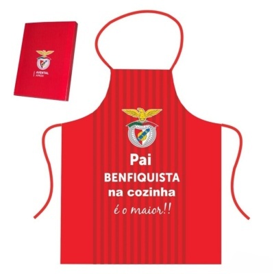 Avental vermelho do Benfica com texto branco e embalagem vermelha