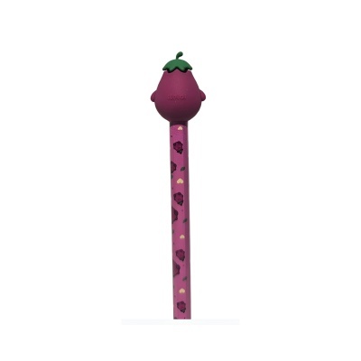 Lápis rosa com topo em forma de beringela e estampas de morangos e corações.