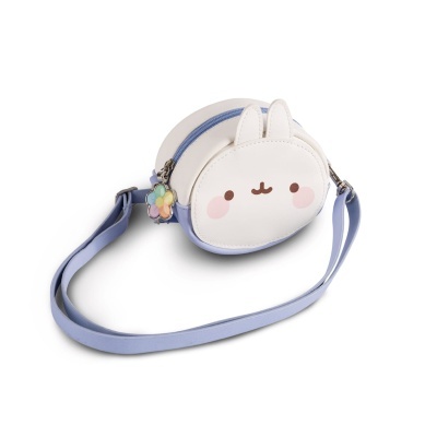 Bolsa redonda branca com rosto de coelho e alça azul clara