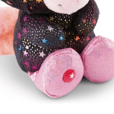 Pelúcia com padrão de estrelas coloridas e patas cor-de-rosa brilhantes