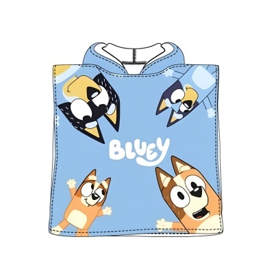 Poncho azul claro com personagens animados e texto BLUEY para criança