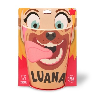 Copo plástico com design de cachorro e o nome LUANA