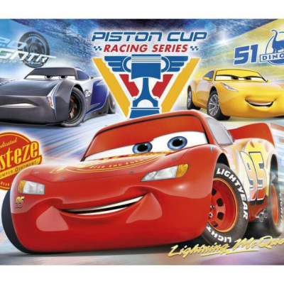 Desenho de três carros de corrida coloridos com texto da série Piston Cup