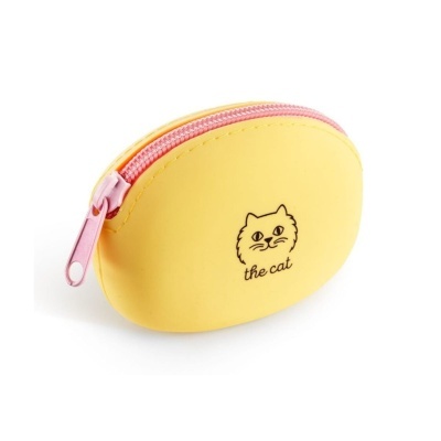 Necessaire oval amarela com fecho rosa e desenho de gato com texto the cat