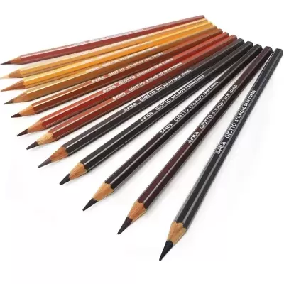 Conjunto de lápis de cor Staedtler em várias tonalidades quentes