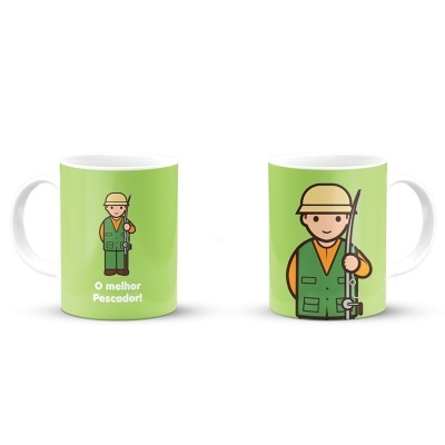 Duas canecas brancas com ilustração de pescador e texto O melhor Pescador.