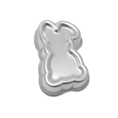 Forma de bolo em metal prateado com formato de coelhinho