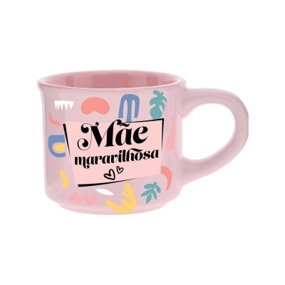 Caneca rosa com frase 'MÃE maravilhosa' e padrão colorido abstrato