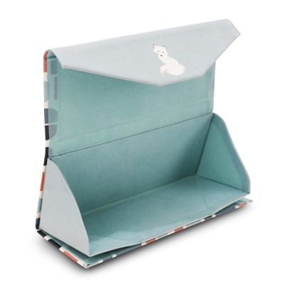 Estojo para óculos com padrão geométrico colorido e desenho de raposa na tampa interior