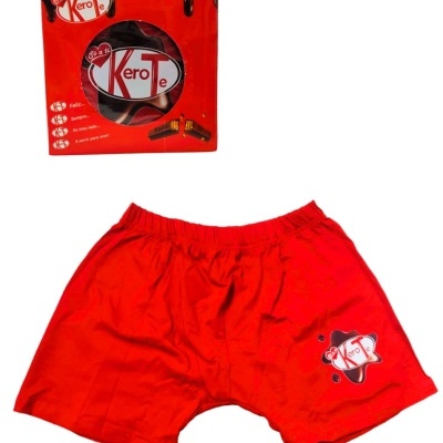 Cuecas vermelhas com estampado e embalagem da marca KeroTe