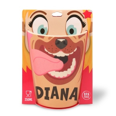 Copo infantil com design de rosto de cão e texto DIANA