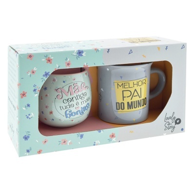 Caixa presente com duas canecas decoradas para mãe e pai