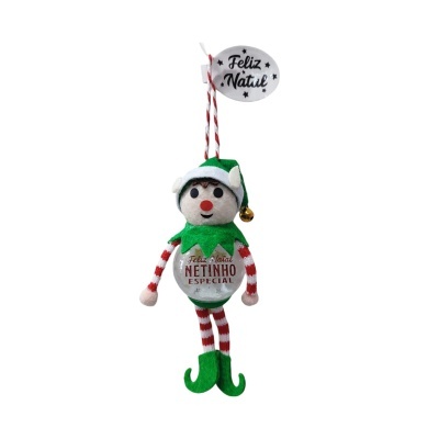Boneco duende de Natal em tecido verde e branco com pernas listradas e inscrições festivas