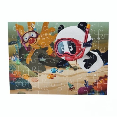 Quebra-cabeças infantil com panda snorkel e polvo amarelo no fundo do mar