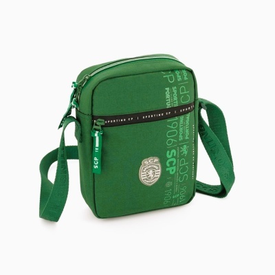 Bolsa verde de tecido com estampas e alça ajustável