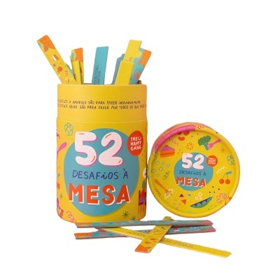 Jogo 52 Desafios à Mesa em embalagem cilíndrica amarela com palitos coloridos