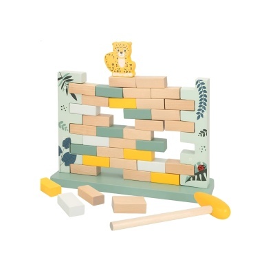 Jogo de blocos de madeira coloridos com base verde e martelo amarelo