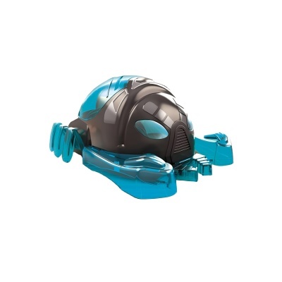 Robô de brinquedo preto e azul translúcido com formas de pinças