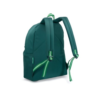 Mochila verde escura com alças e fita decorativa verde e branca
