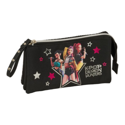 Necessaire preta com personagens animadas e texto KPOP DEMON HUNTERS.