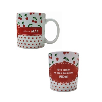 Caneca branca com padrão de cerejas e corações e texto em português para mãe