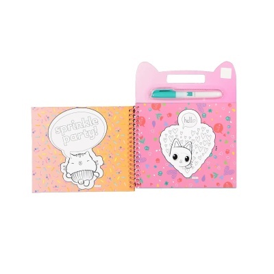 Caderno de colorir rosa e laranja com desenhos de gatos e caneta azul