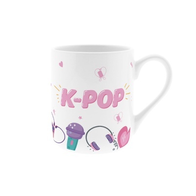 Caneca branca com design K-POP rosa e ilustrações musicais