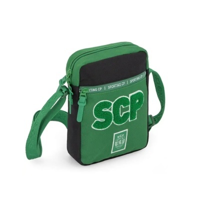 Bolsa pequena verde e preta com texto SCP e Sporting CP