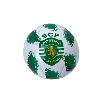 Bola de futebol branca com logótipo do Sporting Portugal em verde e amarelo