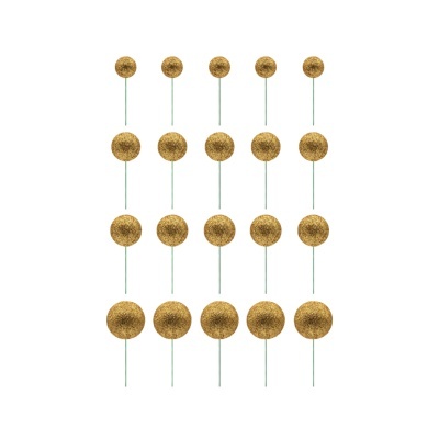 Esferas douradas com glitter em hastes verdes organizadas em linhas sobre fundo branco