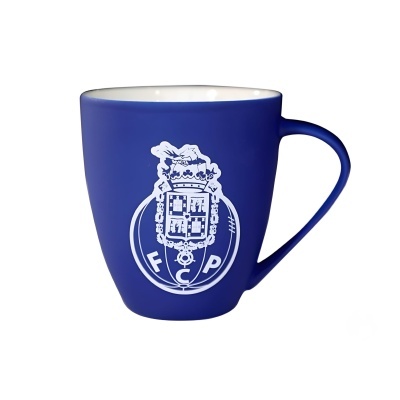 Caneca azul com logótipo branco do FCP