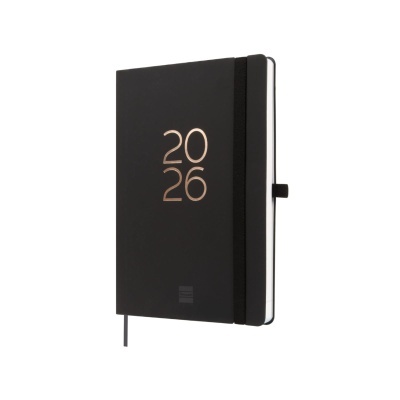 Caderno preto com elástico e texto 2026 na capa