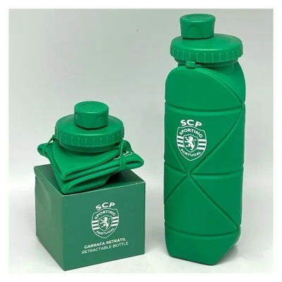 Garrafa retrátil verde com logotipo SCP Sporting Portugal e embalagem verde