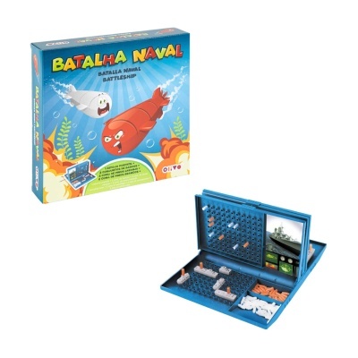 Jogo Batalha Naval com tabuleiro azul e caixa com ilustrações de torpedos