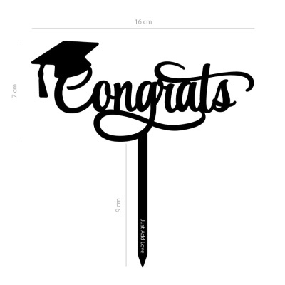 Decoração preta de bolo com a palavra Congrats e um chapéu de formatura