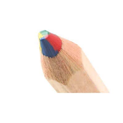 Ponta de lápis de cor multicolorida em madeira clara