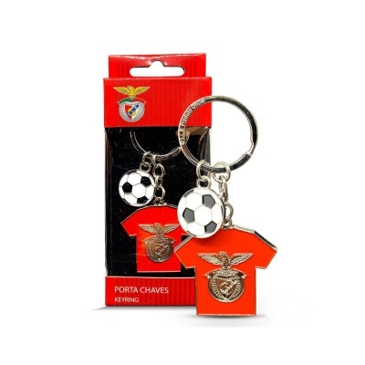 Porta-chaves metálico com camisola vermelha e bola de futebol, embalagem vermelha e preta SL Benfica