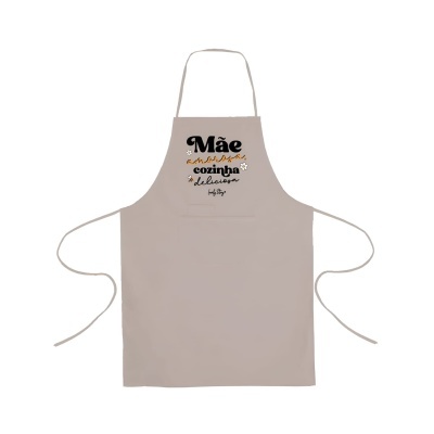 Avental bege com texto e desenhos coloridos sobre o tema mãe e cozinha
