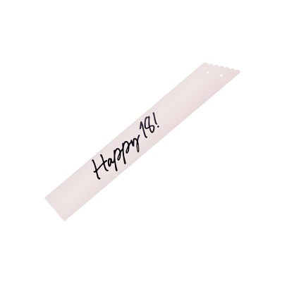 Pulseira de plástico branca com texto 'Happy 18!'