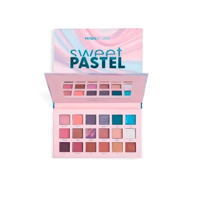 Paleta de sombras Sweet Pastel aberta com várias cores em caixa rosa e azul claro