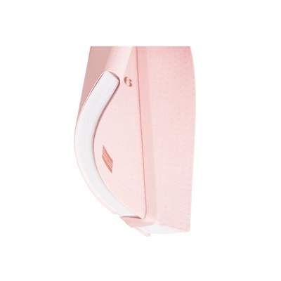 Mala de mão rosa com alça branca e textura perfurada