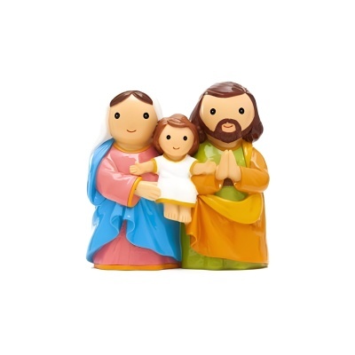 Figuras da Sagrada Família em plástico ou cerâmica com cores vivas num fundo branco