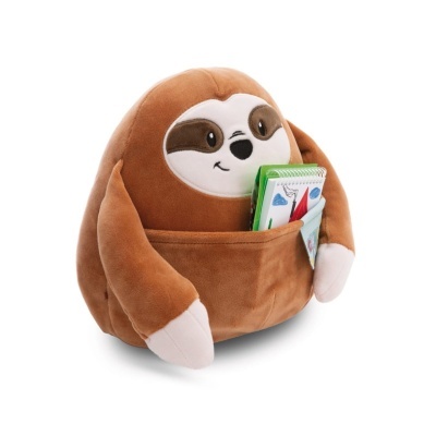 Pelucho de bicho-preguiça castanho com bolsa frontal e bloco de notas