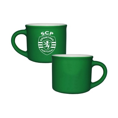 Caneca verde com emblema do Sporting Clube de Portugal em branco